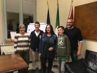 Francesco Beltrami, Letizia Caprio, Andrea Spinaci accompagnati dalla presidente del consiglio Tobaldi e dal sindaco Santarelli