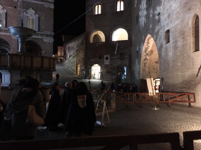 La Piazza del Comune di Fabriano durante le feste natalizie