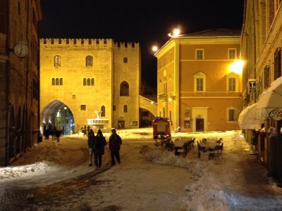 Il centro di Fabriano innevato