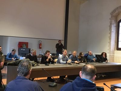 Al microfono Pierpaolo Pullini della Fiom