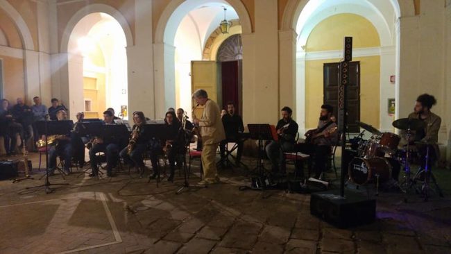 L'Orchestra Concordia con io solista Agostinelli
