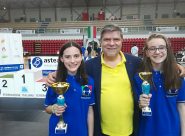 Sulla sinistra Alice Armezzani campionessa regionale