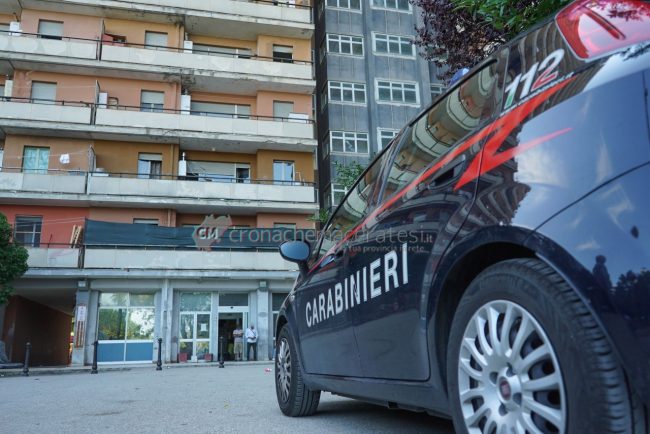 https://www.cronacheancona.it/wp-content/uploads/2019/02/carabinieri-cc-hotel-house-archivio-arkiv-porto-recanati-FDM-3-650x434.jpg