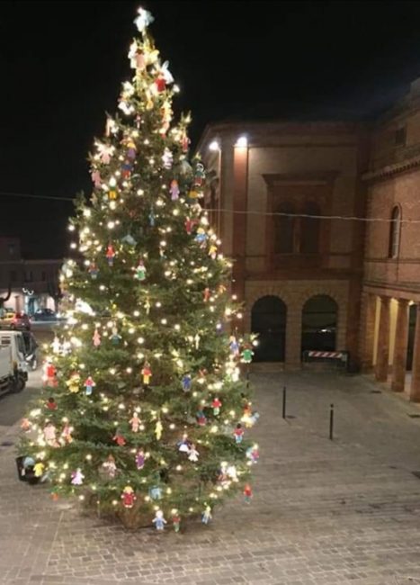 Immagini Natalizie Unicef.A Montecarotto Il Natale Si Illumina Di Blu Per L Unicef Cronache Ancona