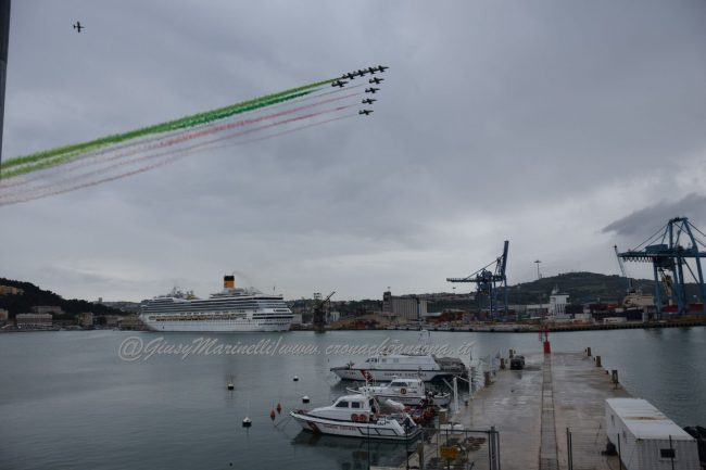 https://www.cronacheancona.it/wp-content/uploads/2020/05/Frecce_Tricolori-DSC_0457--650x433.jpg