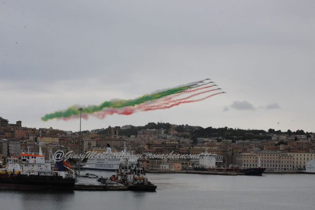 https://www.cronacheancona.it/wp-content/uploads/2020/05/Frecce_Tricolori-DSC_3790--650x433.jpg