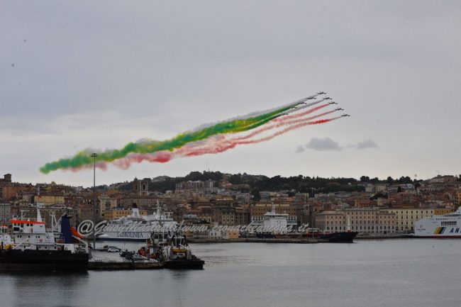 https://www.cronacheancona.it/wp-content/uploads/2020/05/Frecce_Tricolori-DSC_3793--650x433.jpg