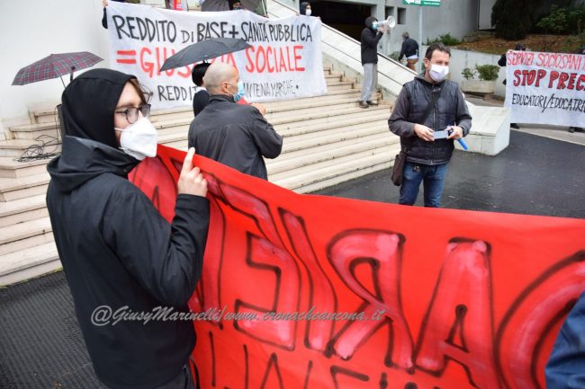 https://www.cronacheancona.it/wp-content/uploads/2020/05/sit-in_reddito-DSC_0506--650x433.jpg