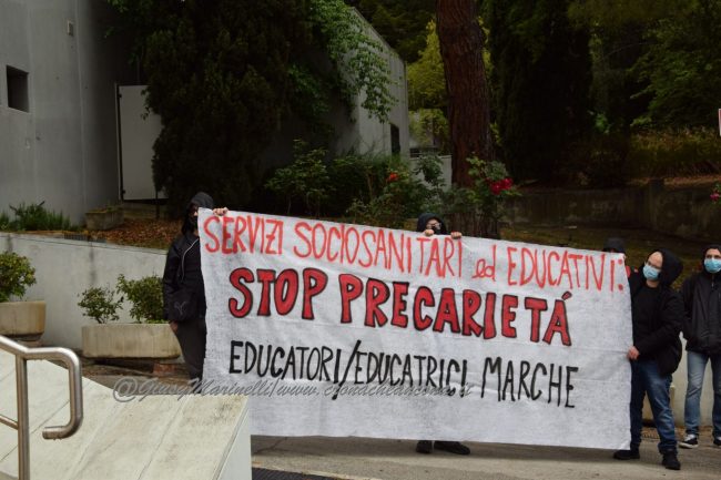 https://www.cronacheancona.it/wp-content/uploads/2020/05/sit-in_reddito-DSC_0512--650x433.jpg