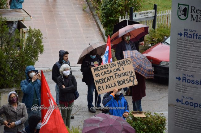 https://www.cronacheancona.it/wp-content/uploads/2020/05/sit-in_reddito-DSC_0531--650x433.jpg