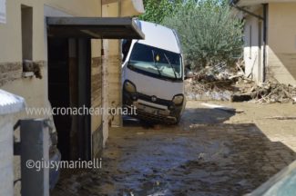 alluvione-danni-Pianello_di_Ostra-DSC_6392--325x216