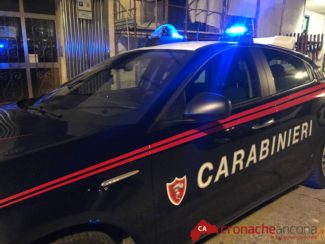 carabinieri-stazione-ancona-notte-1-325x244