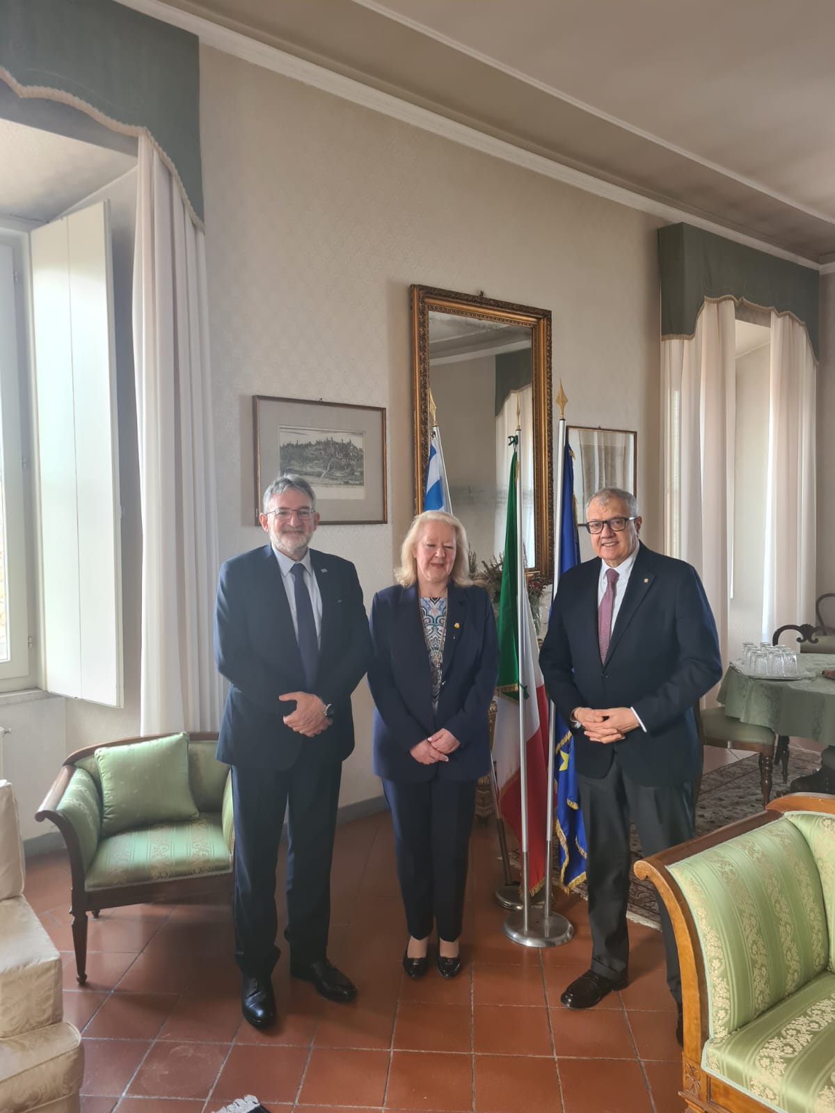 Il prefetto riceve l’ambasciatrice della Repubblica Ellenica in Italia