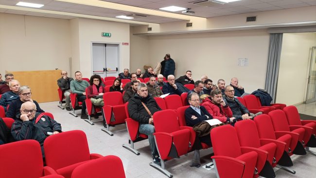Assemblea-acqua-pubblica-sindacati-e-lavoratori-3-650x367