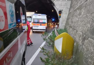 incidente galleria ambulanze 118