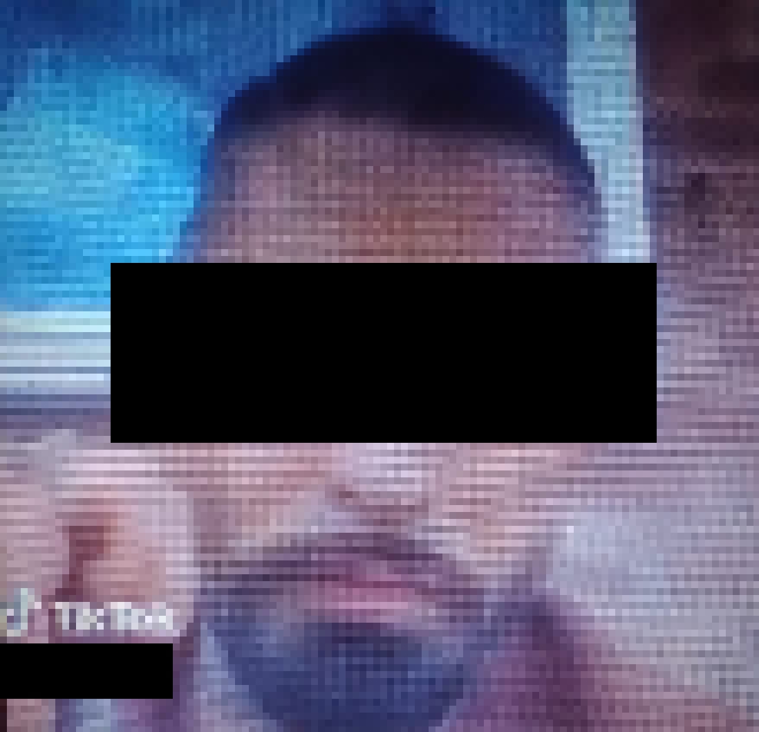 Il 39enne E.C. nel video su TikTok