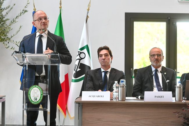 castelli, acquaroli, pasqui consiglio straordinario muccia sisma
